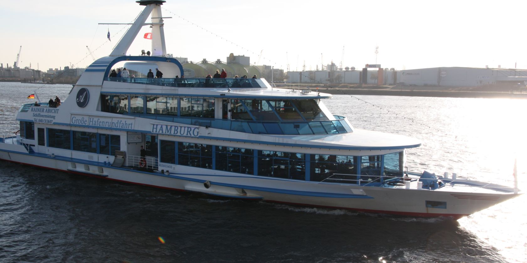 Fahrgastschiff MS HAMBURG, © RAINER ABICHT Elbreederei GmbH & Co. KG