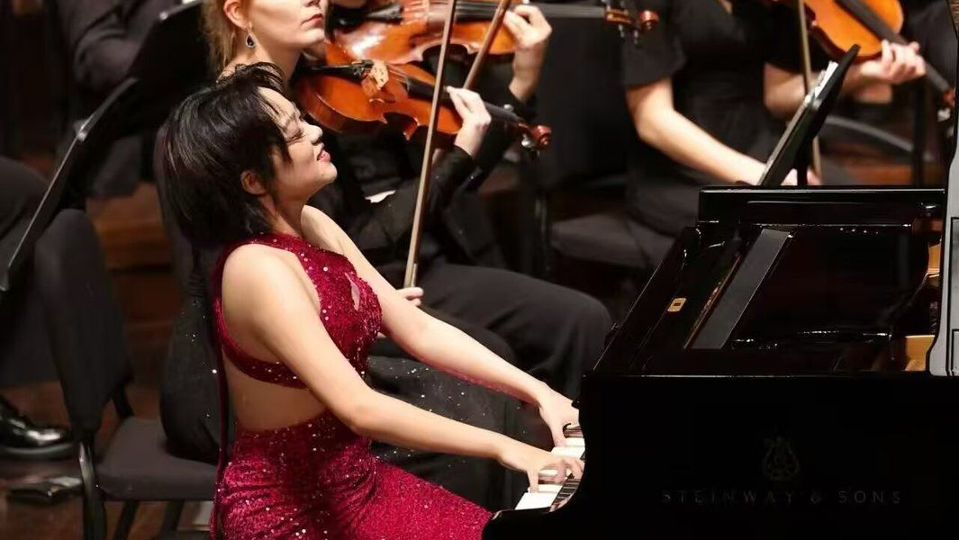 Beethoven Orchester Hamburg / Zou Jingyi / Ulrich Windfuhr