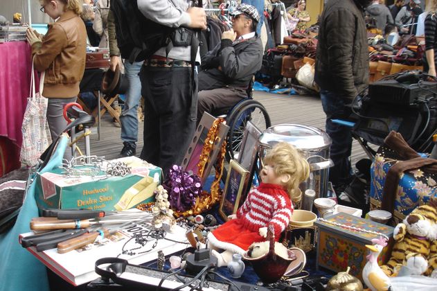 Kulturflohmarkt: Marktplatz Herthastrasse