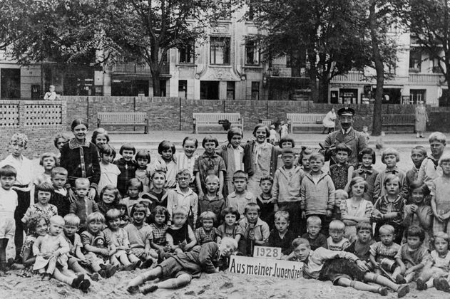 Das ‚Kinderparadies Sandkiste bei der Kreuzung Rübenkamp/Hufnerstraße (1928)