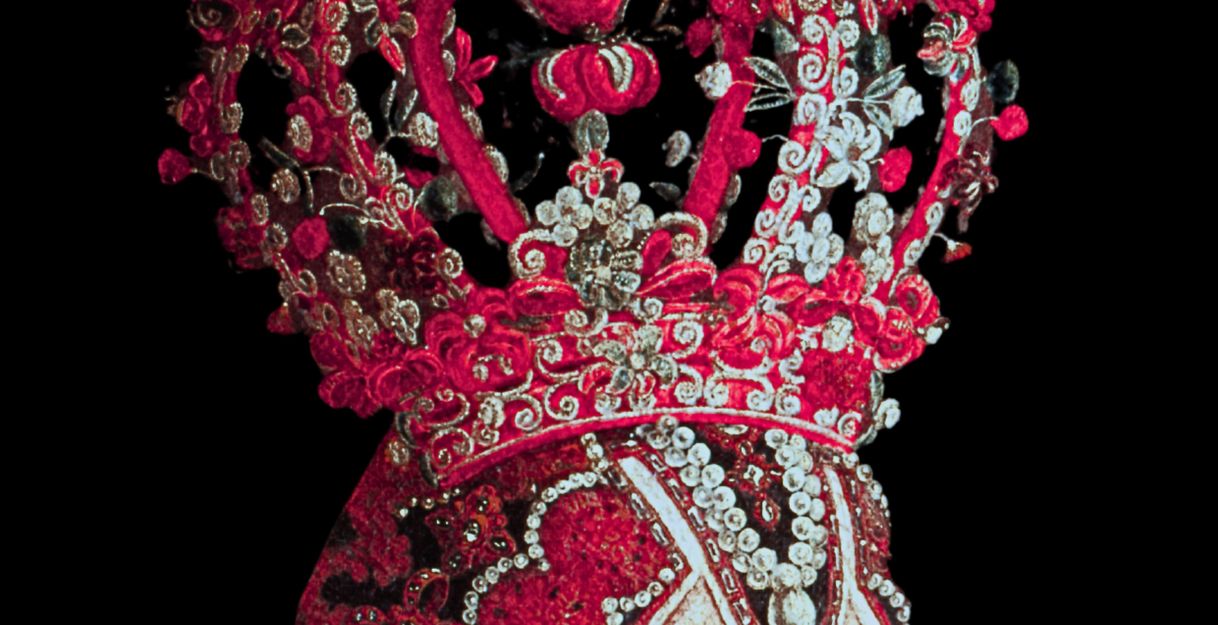 Plakat für das Musiktheater 'Sor Juanas Traum' mit einer verzierten Krone und Veranstaltungsdetails.