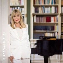 Seitenweise: Christine Eichel, © links im Bild