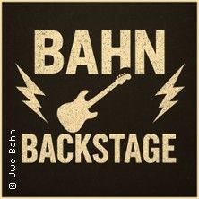 Logo mit der Aufschrift 'Bahn Backstage', einer Gitarre und Blitzen.