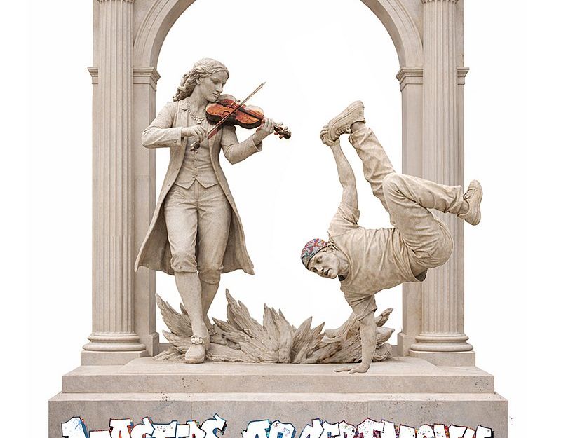 Skulpturale Szene: klassischer Geiger und Hip-Hop-Tänzer unter Steinbogen, Text „Masters of Ceremony – Hip Hop meets Classic, 9. + 10.04.2026“.