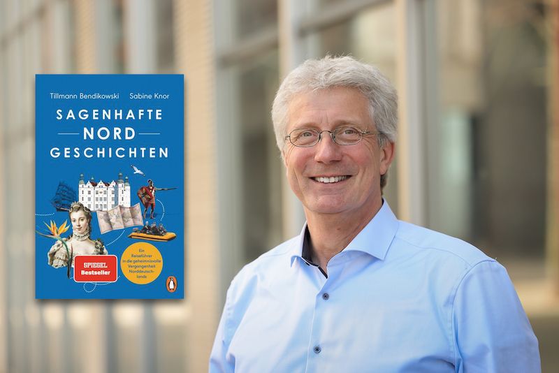 Buchcover von 'Sagenhafte Nordgeschichten' mit historischen und maritimen Motiven.