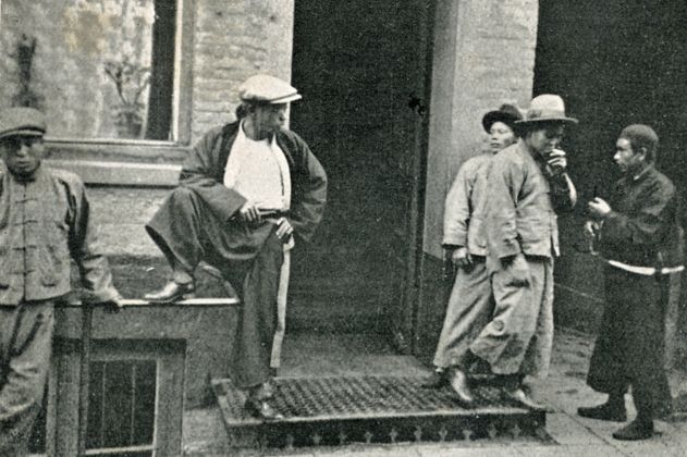 Chinesische Migranten in der Schmuckstraße um 1930