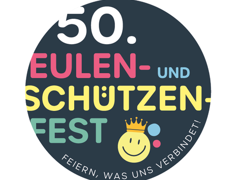 Logo des 50. Eulen- und Schützenfestes mit buntem Text und einem lächelnden Smiley mit Krone.