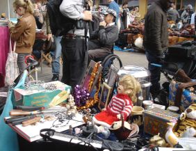 Kulturflohmarkt: Marktplatz Herthastrasse