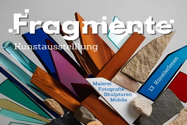 Fragmente aus Glas, Gestein und Holz, die fächerartig auseinanderstreben. Kunstausstellung mit 13 KünstlerInnen