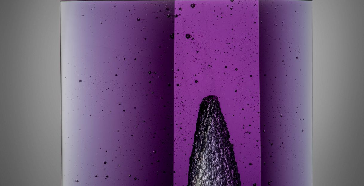 Glasskulptur: lila Tor