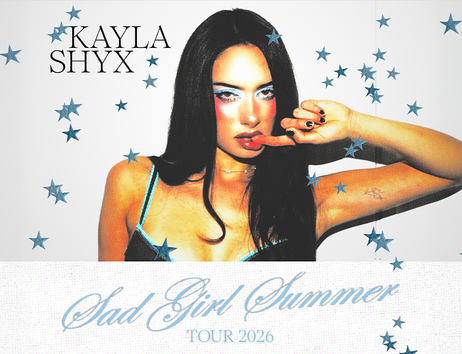 Poster der Sad Girl Summer Tour 2026 von Kayla Shyx mit Sternen und einem Porträt der Künstlerin.