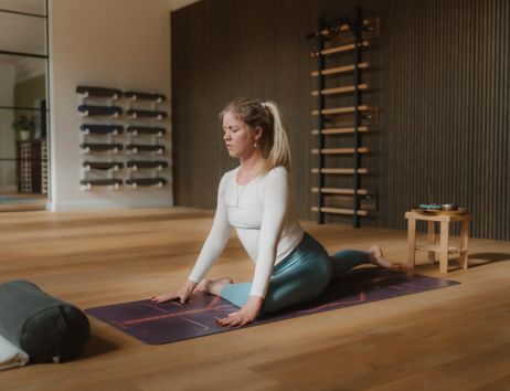 Yoga Eka Pada Kapotasana