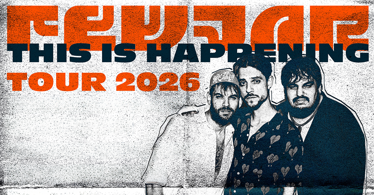 Poster der Band Fewjar mit dem Titel 'This Is Happening Tour 2026'. Drei Männer posieren vor einem stilisierten Hintergrund.