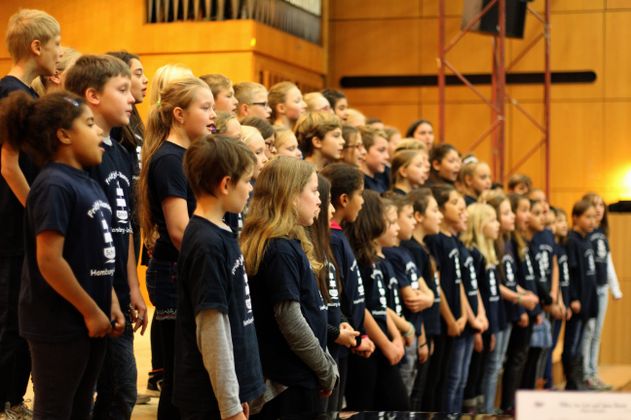 Schulchor bei der CHORALLE 2017