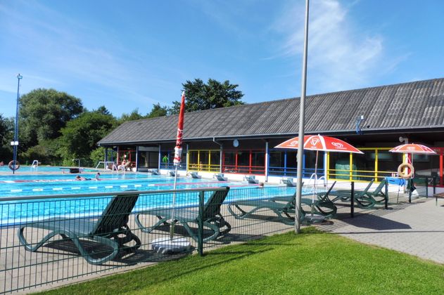 Pool-Party im Freibad Wesselburen