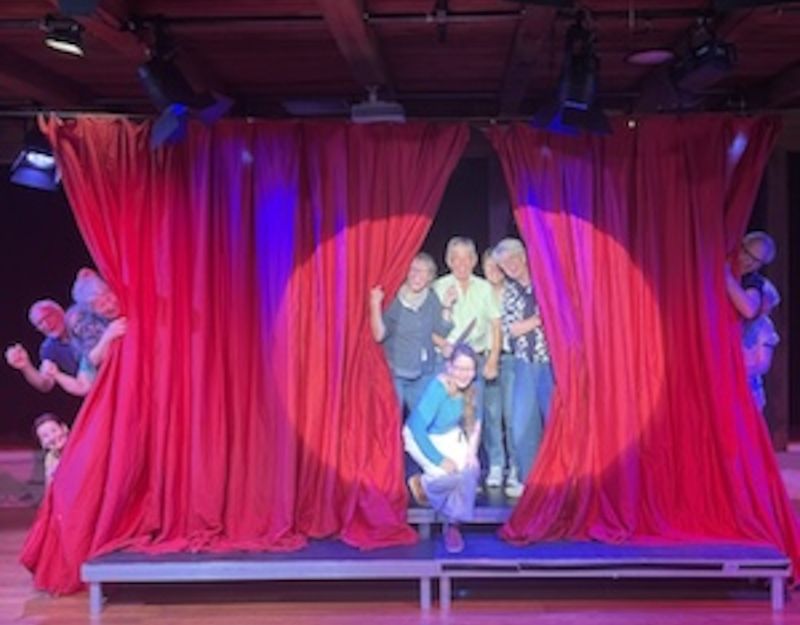 Die Liebe zum Theater - Ein Mord. Ein Ensemble. Zu viele Verdächtige.