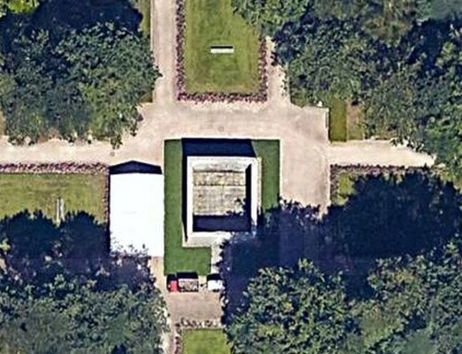 Luftbild des Mahnmals der Bombenopfer
