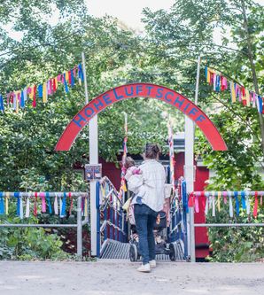 Eingangstreppe vom Festland zum Schiff