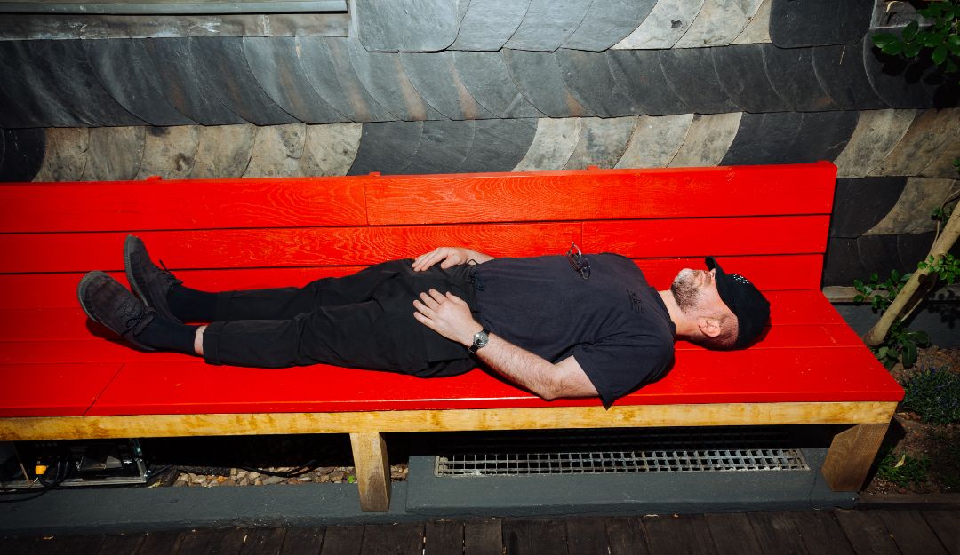 Bild für die Veranstaltung DJs Are Dead - oder doch nicht? Lesung 2.0 und DJ Comedy mit Ruede Hagelstein