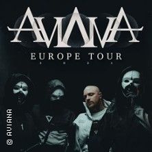 Band Aviana mit Masken und einem unmaskierten Mitglied, Schriftzug 'Europe Tour 2023'.