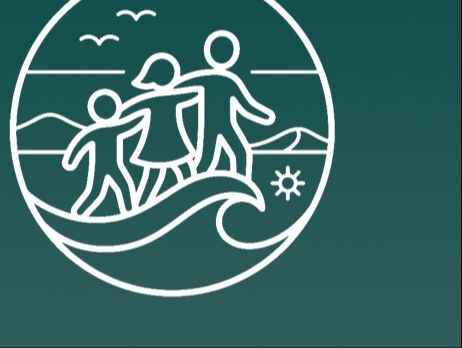 Grafik mit drei stilisierten Figuren, die auf einer Welle laufen, umgeben von Sonne, Vögeln und Bergen.