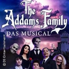 Poster für 'The Addams Family - Das Musical' mit den Charakteren der Addams Family vor einem düsteren Hintergrund.