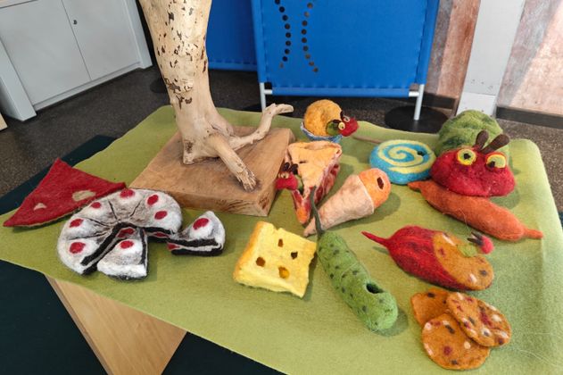 Die kleine Raupe Nimmersatt-gefilzt zum Anfassen und Spielen