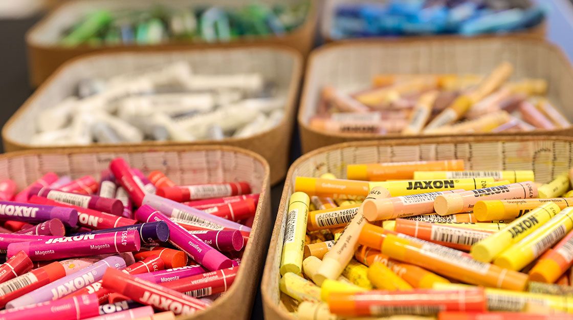 Auf dem Bild sind Stifte zu sehen.