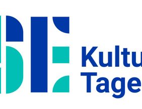 Logo der SE KulturTage mit stilisierten Buchstaben und Text.