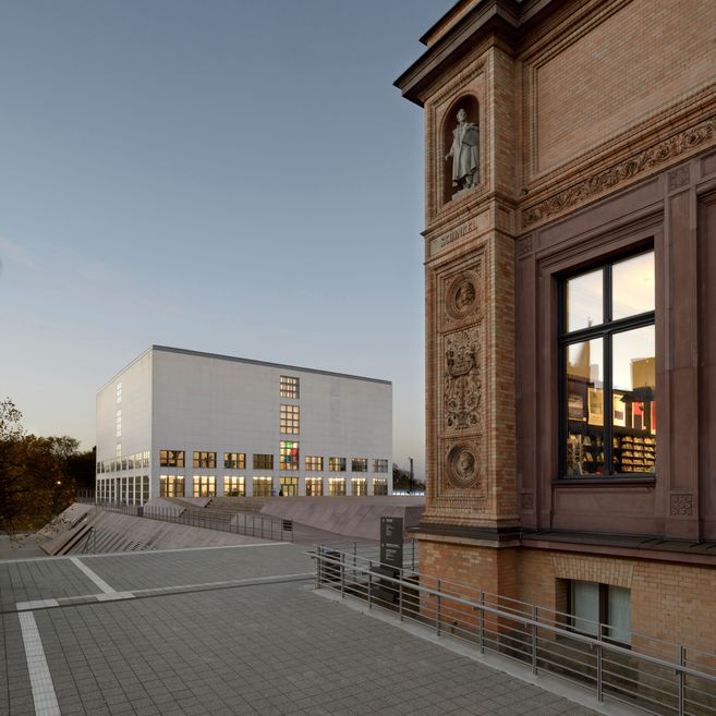 Galerie der Gegenwart (links) und Gründungsbau der Hamburger Kunsthalle (rechts), Foto: Hagen Stier