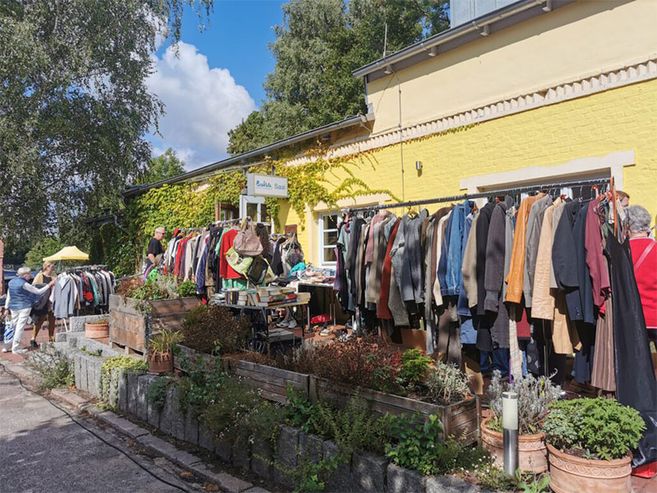 Frauenklamottenflohmarkt
