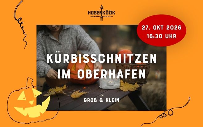 Mensch schnitzt Kürbis im Herbstwald