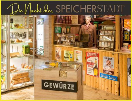 Innenansicht eines Gewürzladens in der Speicherstadt mit historischen Werbeplakaten und Gewürzregalen.