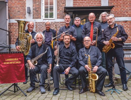 Auf dem Bild ist die Jazzband Louisiana Syncopators zu sehen
