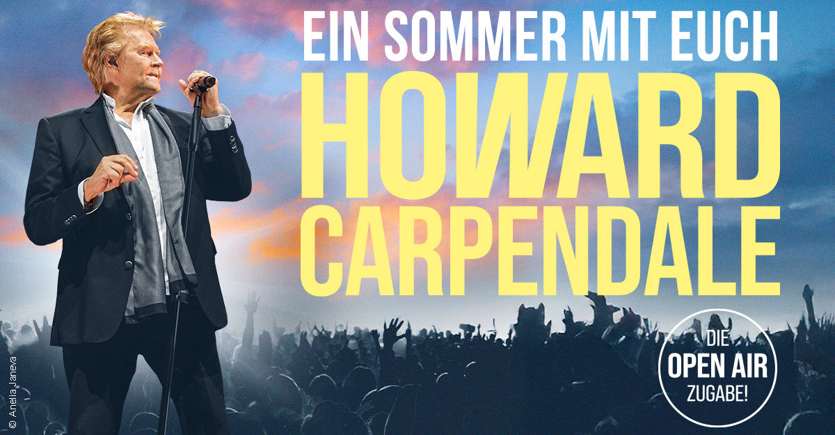 Howard Carpendale singt auf einer Bühne vor einem großen Publikum. Der Hintergrund zeigt einen Sonnenuntergang und den Schriftzug 'EIN SOMMER MIT EUCH'.