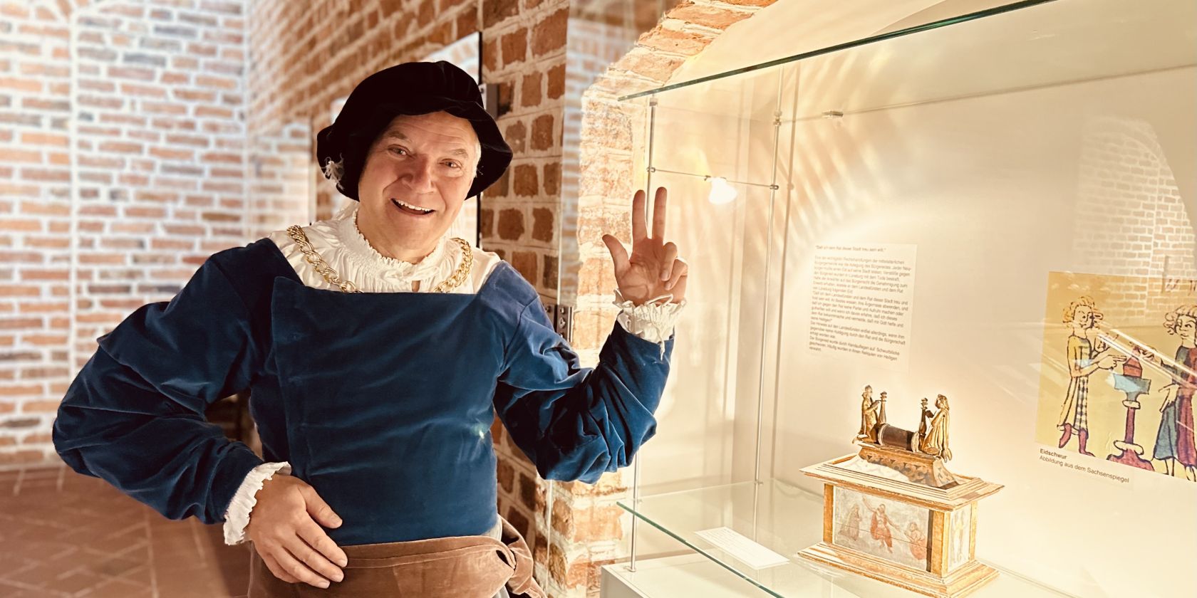 Andreas Rönnaus als Bürgermeister Witzendorff beim Bürgerschwur_Lüneburg Marketing GmbH, © Lüneburg Marketing GmbH