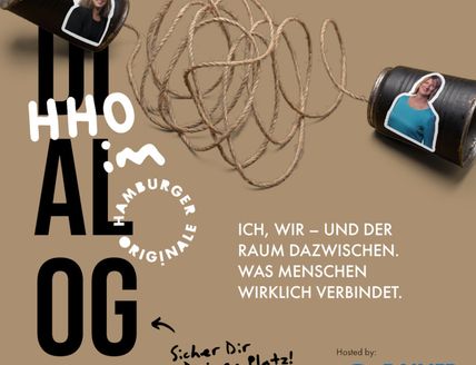 Zwei Dosen mit Fotos von Personen, verbunden durch eine Schnur, auf einem braunen Hintergrund. Text: Ich, wir – und der Raum dazwischen. Was Menschen wirklich verbindet.