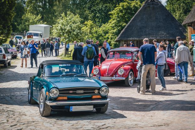 Blitzendes Blech beim Oldtimertreffen am Kiekeberg, © Freilichtmuseum am Kiekeberg, Kerstin Bittner