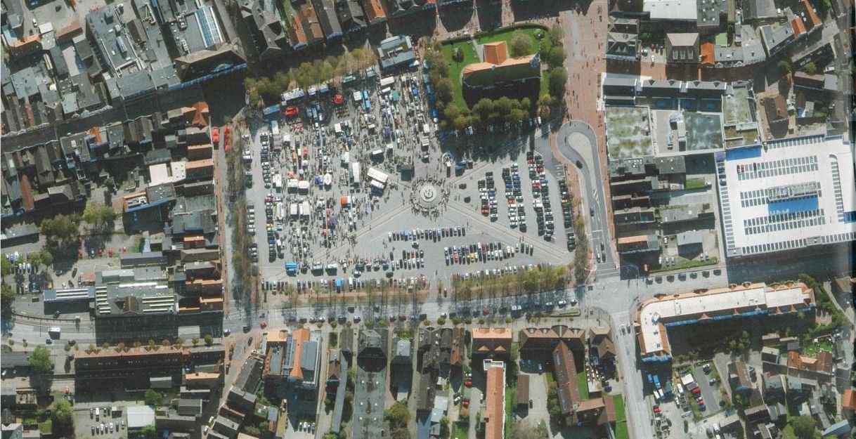 Flohmarkt auf dem Heider Marktplatz