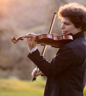 NDR Elbphilharmonie Orchester / Augustin Hadelich / Juraj Valčuha