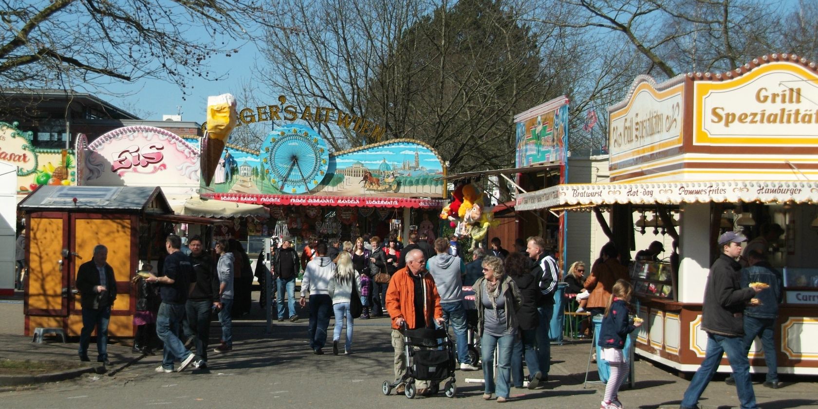 Markt mit Zuckerbude und Eisstand, © SG Hemmoor