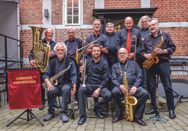 Auf dem Bild ist die Jazzband Louisiana Syncopators zu sehen