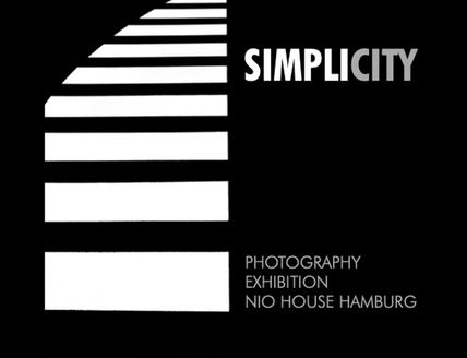 Ausstellungsplakat mit dem Titel Simplicity