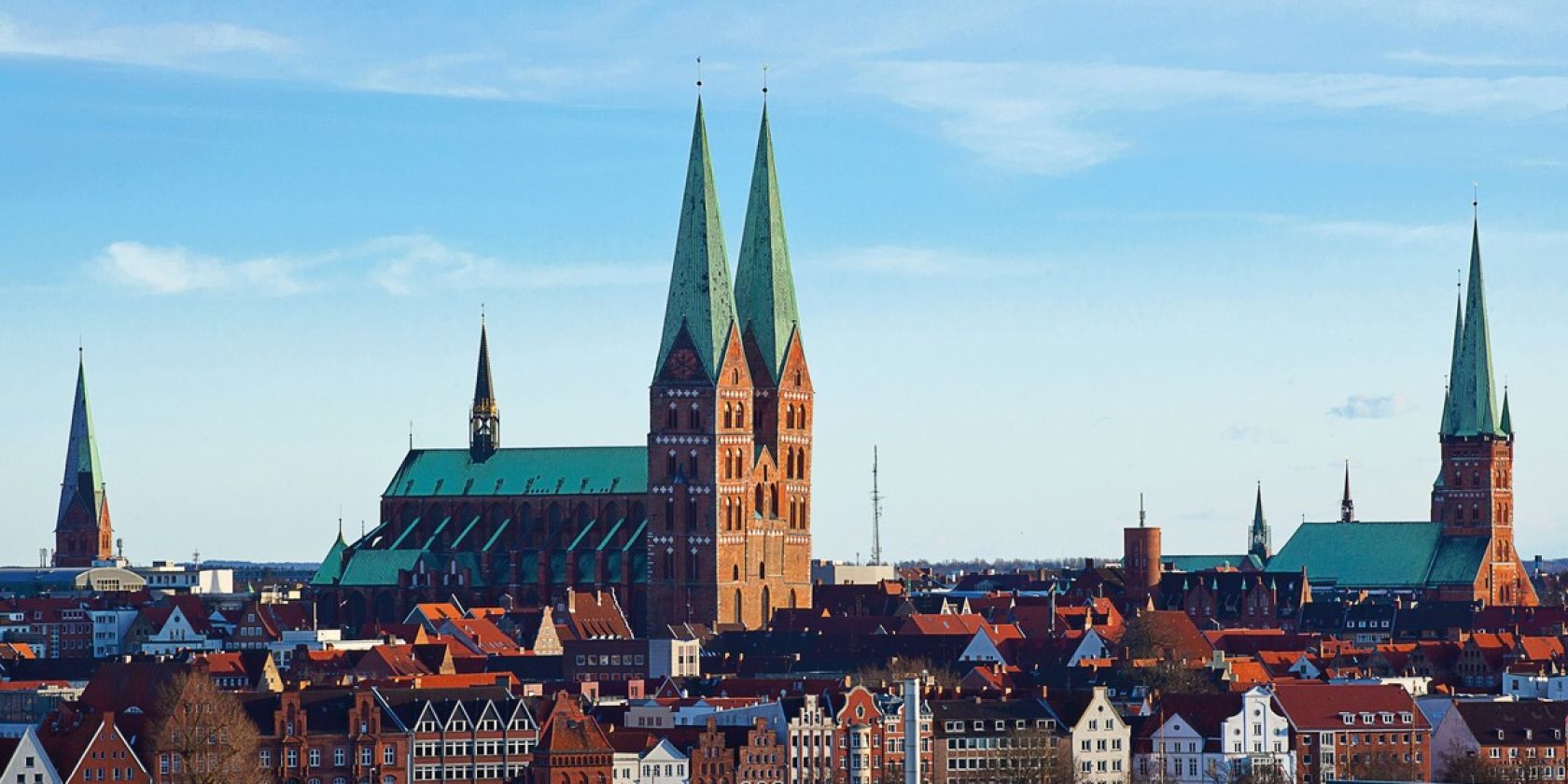 Benefiz-Kirchenführung für die 7-Türme, Treffpunkt am Holstentor, Ziel: Jakobikirche