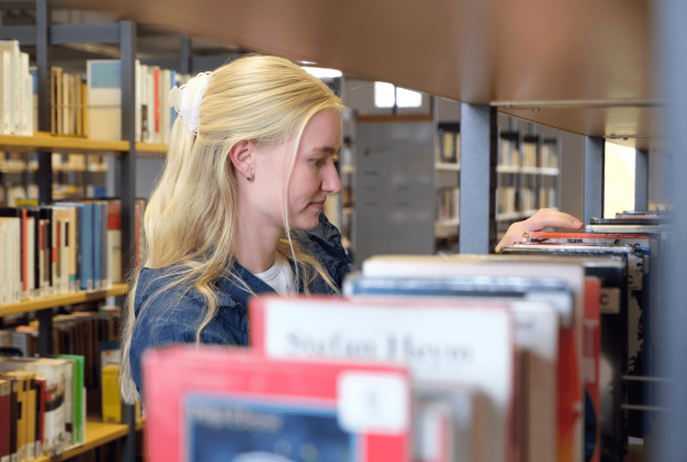 Stöbern Bücher, © Falk von Traubenberg