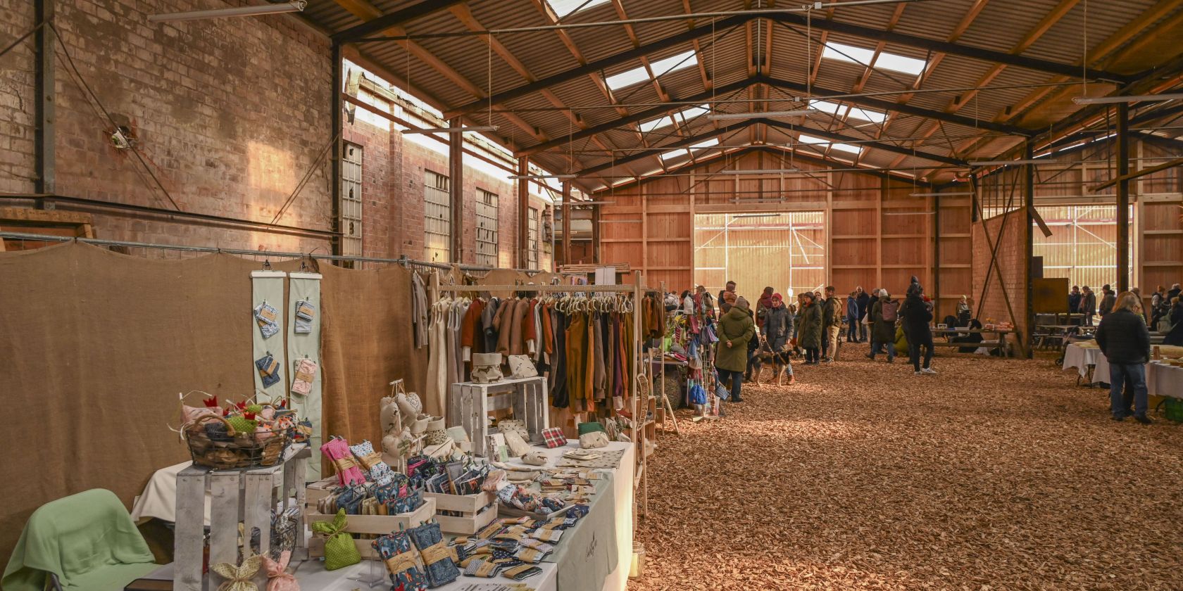 Hof an den Teichen_Markt in der Scheune, © Julia Knop