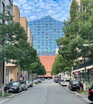 Kaiserkai mit Elbphilharmonie, Hamburg Auskenner, Fahrradtour
