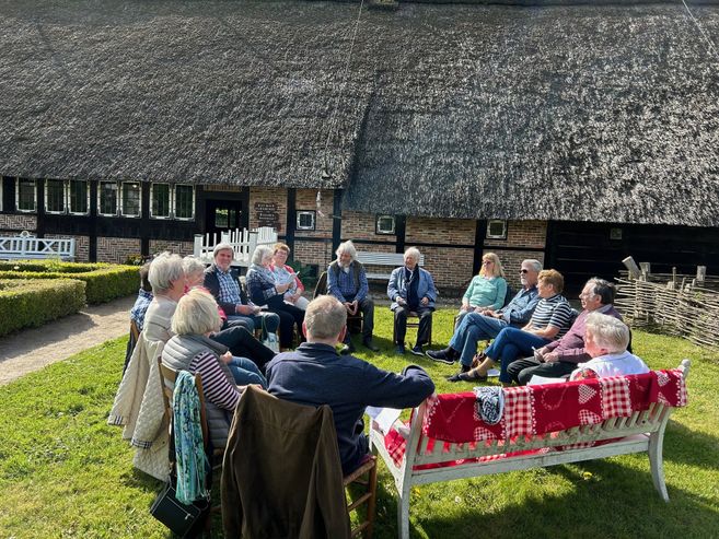 die Plattsnacker vor dem Rieck Haus 