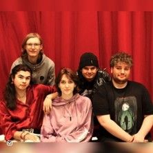 Draußen vor der Tür, © links im Bild