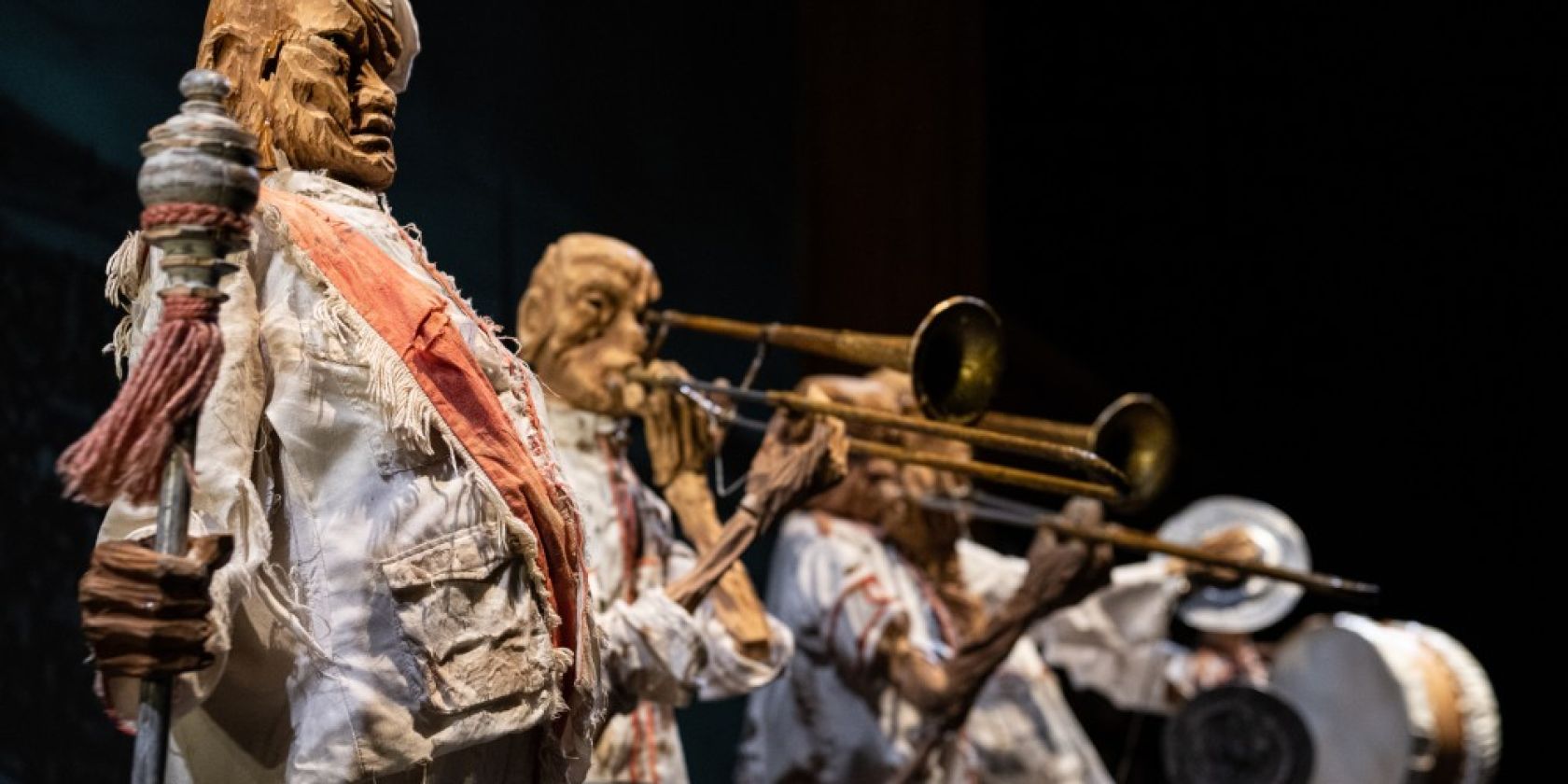 Faustus in Africa!, © © Fiona MacPherson